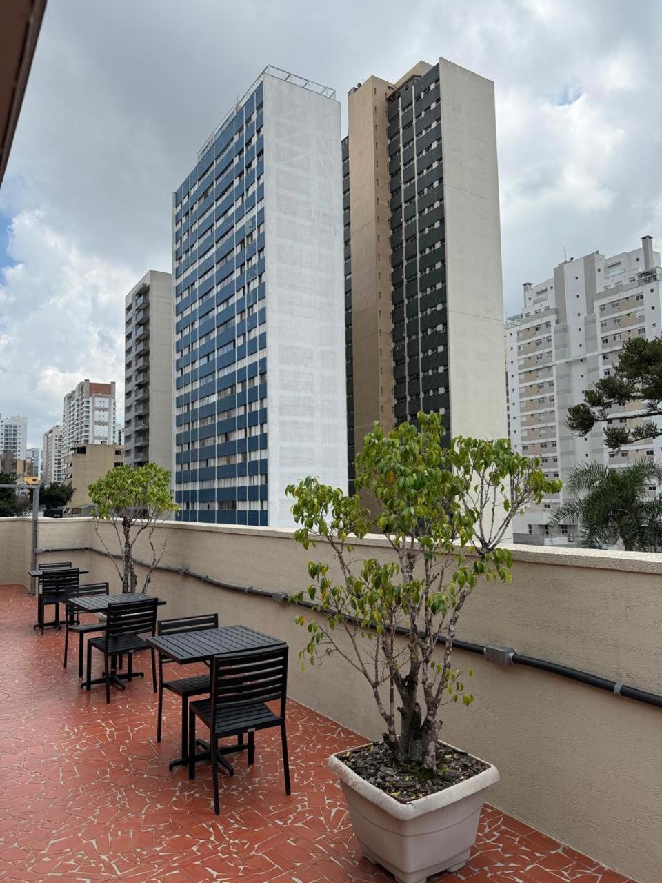 Esquina Batel - Hotel Economico Curitiba Bagian luar foto
